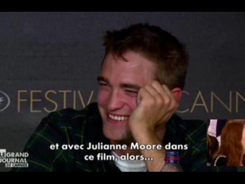 VIDEO : Robert Pattinson évoque ses scène hot avec Julianne Moore - ZAPPING PEOPLE DU 20/05/2014