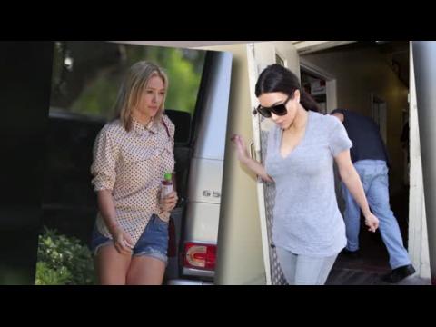 VIDEO : Kim Kardashian and Hilary Duff go to the Same Parenting Class