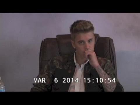 VIDEO : Justin Bieber surpris en train de raconter une blague raciste
