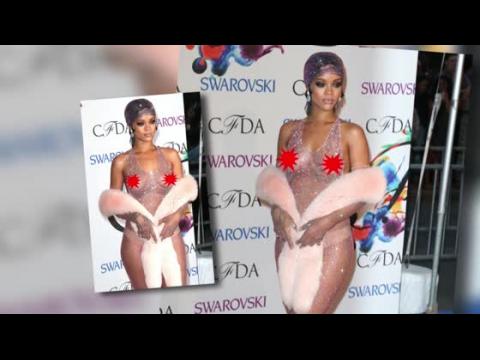 VIDEO : Rihanna impacta con su vestido sper transparente