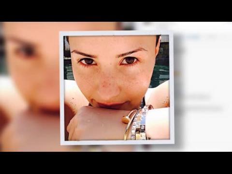 VIDEO : Demi Lovato Posts Makeup-Free Selfie & Bikini Body on Instagram