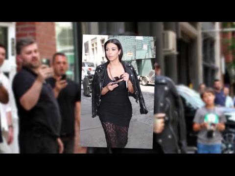 VIDEO : Kim Kardashian continue sur sa lance de tenues oses