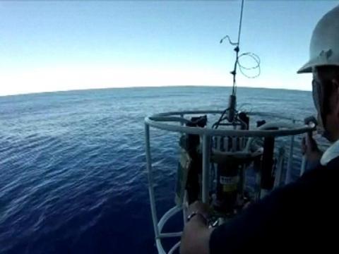 DOCUMENT BFMTV - Malaysia Airlines: une famille endeuillÃ©e par la disparition du vol MH370 se constitue partie civile - 20/07