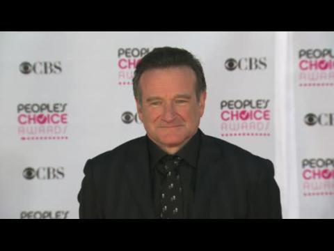 VIDEO : Robin Williams Checks Into Rehab