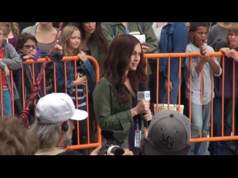 VIDEO : Megan Fox es gritada por obstruir el trfico durante la filmacin de TMNT