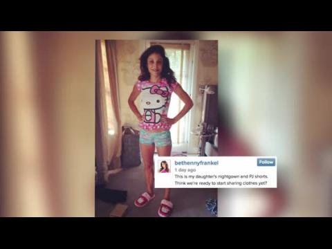 VIDEO : Bethenny Frankel Causes Backlash After Posing in Daughter's Pajamas