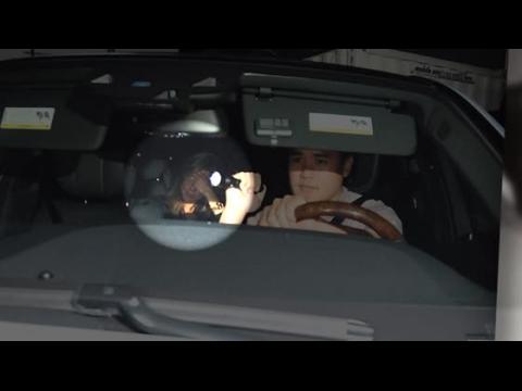 VIDEO : Regardez l'accident de voiture de Jennifer Aniston aprs un dner avec ses Friends
