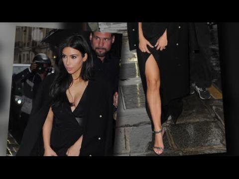 VIDEO : Kim Kardashian Reveals all in Paris