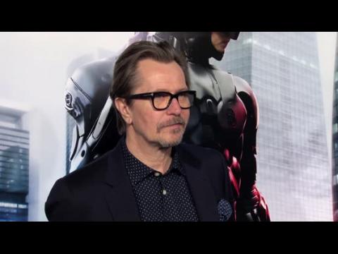 VIDEO : Gary Oldman Urges Others to 'Get Over' Mel Gibson's Racist Rants