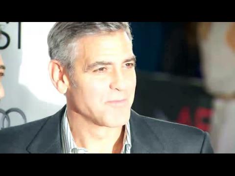 VIDEO : George Clooney fait passer deux lois de protection avant son mariage
