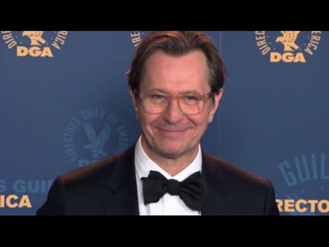 VIDEO : Gary Oldman Issues Apology for 'Jews' Comment