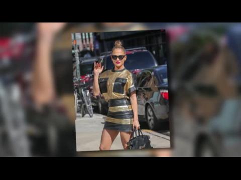 VIDEO : Jennifer Lopez is in Great Spirits Despite Pulling Out of the World Cup Ceremony