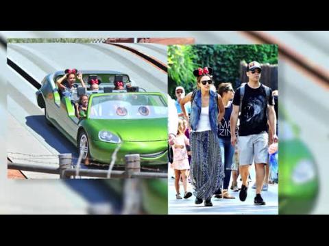 VIDEO : Jessica Alba Has Fun With Her Family At Disneyland