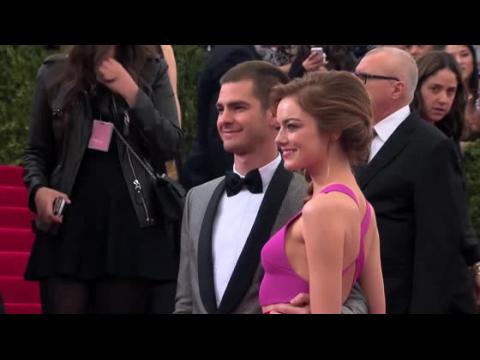 VIDEO : Ser que Emma Stone y Andrew Garfield se comprometieron?