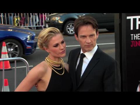 VIDEO : Anna Paquin and Stephen Moyer Red Carpet Romance