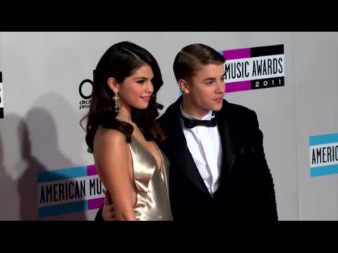 VIDEO : Are Justin Bieber and Selena Gomez getting engaged?