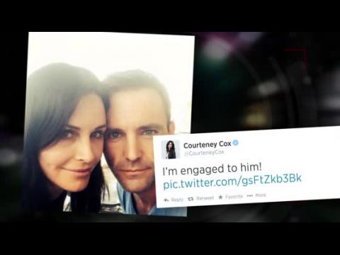 VIDEO : Courteney Cox Reveals Engagement to Johnny McDaid