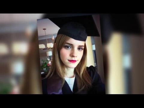 VIDEO : Emma Watson reoit son diplme de l'Universit Brown