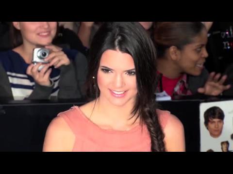 VIDEO : La joven Kendall Jenner compra condominio de $1.4M