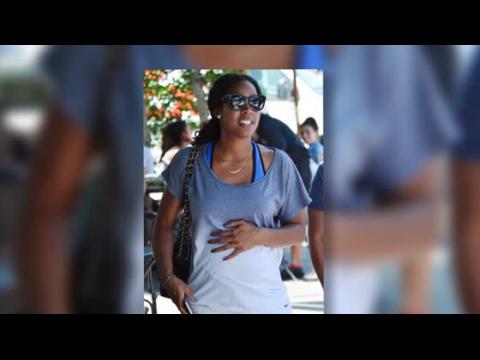 VIDEO : Kelly Rowland Shows Off her Beautiful Baby Bump