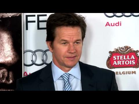 VIDEO : Mark Wahlberg Hasn't Looked in a Mirror in 10 Years