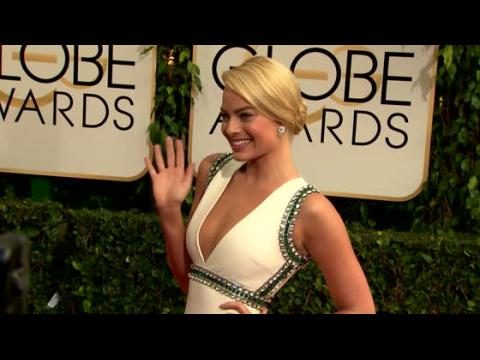VIDEO : Margot Robbie Doesn't Think She's Attractive