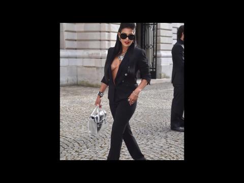 VIDEO : Ayem Nour trs  open  au dfil Versace
