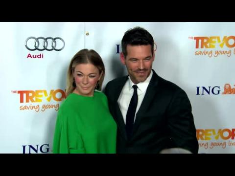 VIDEO : Are Eddie Cibrian and LeAnn Rimes Having Marriage Problems?