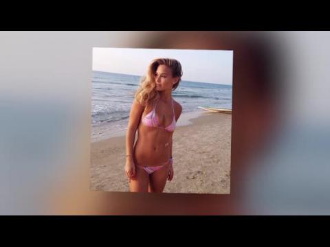 VIDEO : Bar Refaeli pose en bikini aprs s'tre fait enlever un grain de beaut