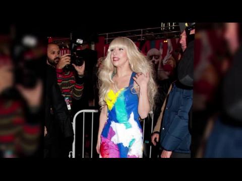VIDEO : Lady Gaga Attends Opening of H&M Clothing Store in Times Square