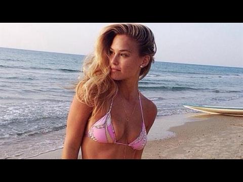 VIDEO : Bar Refaeli, en bikini tras una ciruga menor