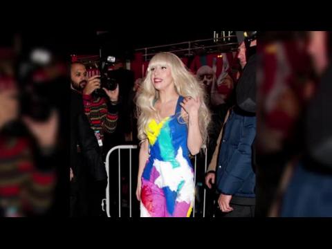 VIDEO : Lady Gaga asiste a la inauguracin de la tienda de H&M en el Times Square