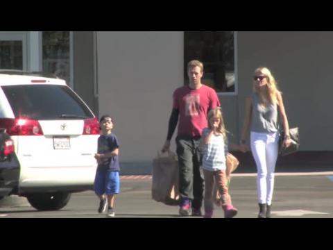 VIDEO : Gwyneth Paltrow demande  ses enfants de parler en espagnol