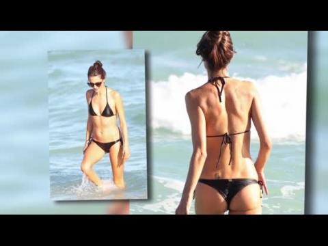 VIDEO : Alessandra Ambrosio Shows Off Her Brazilian Bikini Body