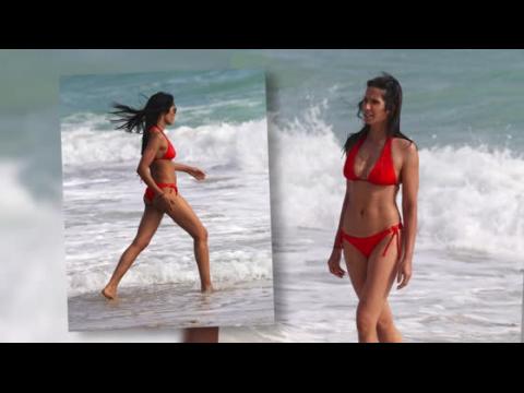 VIDEO : Padma Lakshmi Flaunts Her Bikini Body in Miami