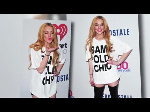 VIDEO : Lindsay Lohan lo escribir todo en un libro