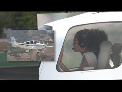 VIDEO : L'avion d'Angelina Jolie perd le droit de voler