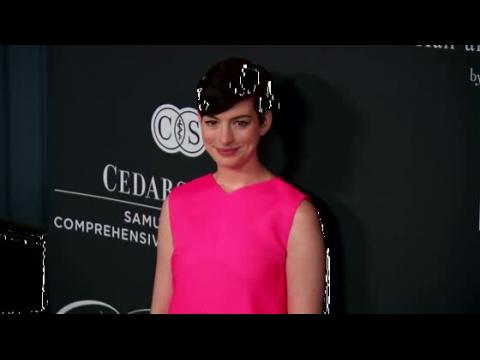 VIDEO : Anne Hathaway and Beyonce Both Fans of One Another