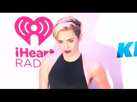 VIDEO : Miley Cyrus to Perform at New Years Rockin' Eve in Times Square