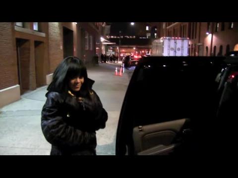 VIDEO : Rihanna Hit In The Face By A Door