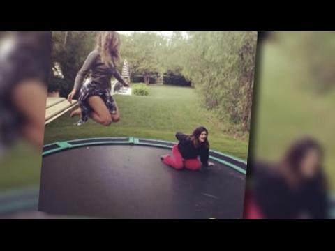 VIDEO : Kylie Jenner emmene  l'hpital aprs un accident de trampoline