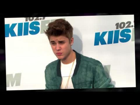 VIDEO : Justin Bieber Could Face Felony Charge For Egg-Throwing