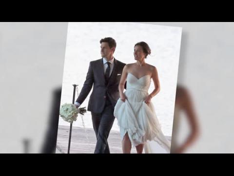 VIDEO : Hangover Star Justin Bartha Weds Fitness Trainer Lia Smith