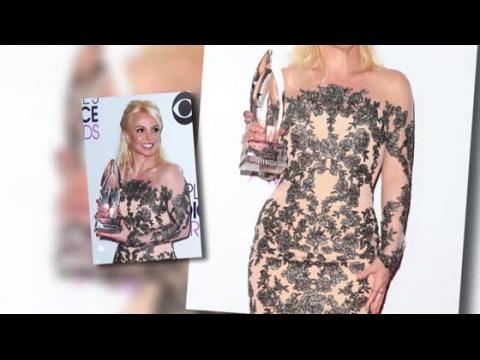 VIDEO : Britney Spears Wins Her First People' s Choice Award