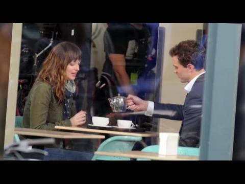 VIDEO : Dakota Johnson et Jamie Dornan commencent le tournage de Cinquante Nuances de Grey