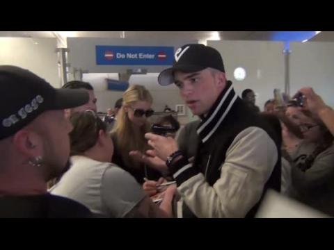 VIDEO : El novio de Paris Hilton, River Viiperi, entra en una disputa en el aeropuerto