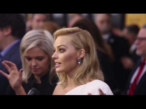 VIDEO : Margot Robbie Kisses and Tells Regarding Leo DiCaprio