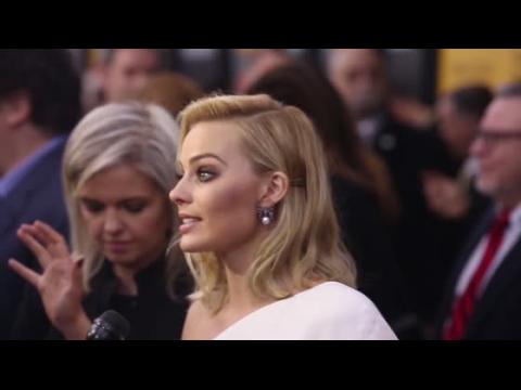 VIDEO : Margot Robbie habla sobre haber besado a Leo DiCaprio