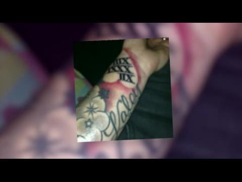 VIDEO : Ryan Sweeting Gets Tattoo For Kaley Cuoco