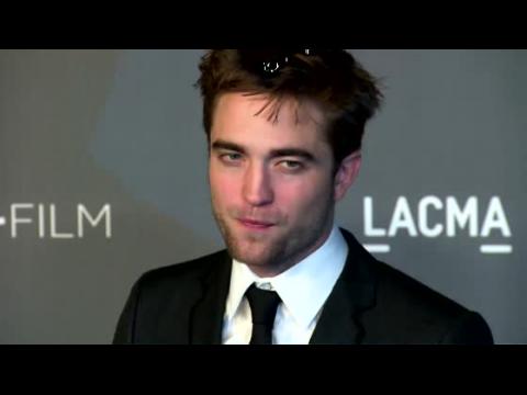 VIDEO : Robert Pattinson Sells $6.4m Love Nest to Jim Parsons